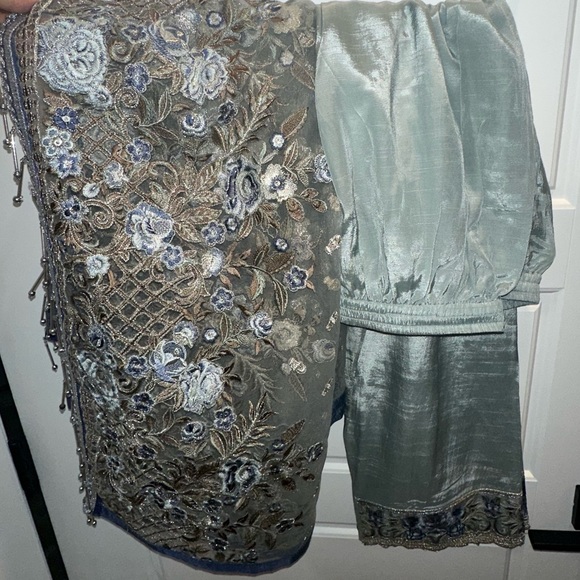 Fancy Chiffon Pakistani Shalwar Kameez - Picture 2 of 3